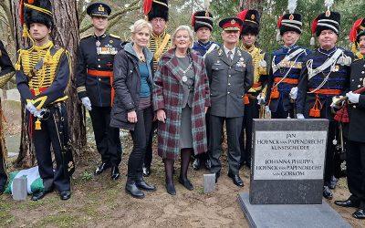 Onthulling grafmonument door burgemeester